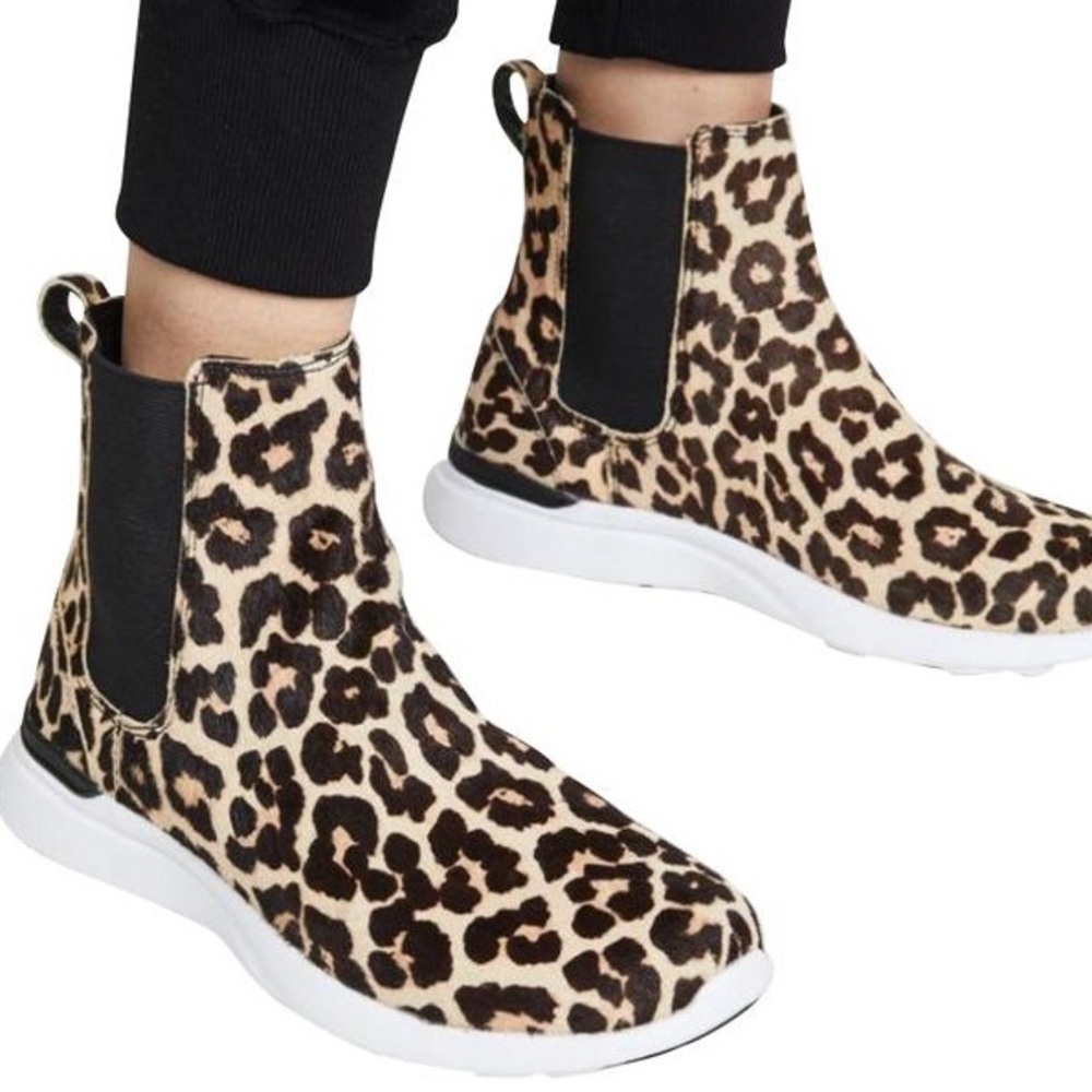 APL Women’s Chelsea Boots Leopard (Calf hair) Sz 8.5